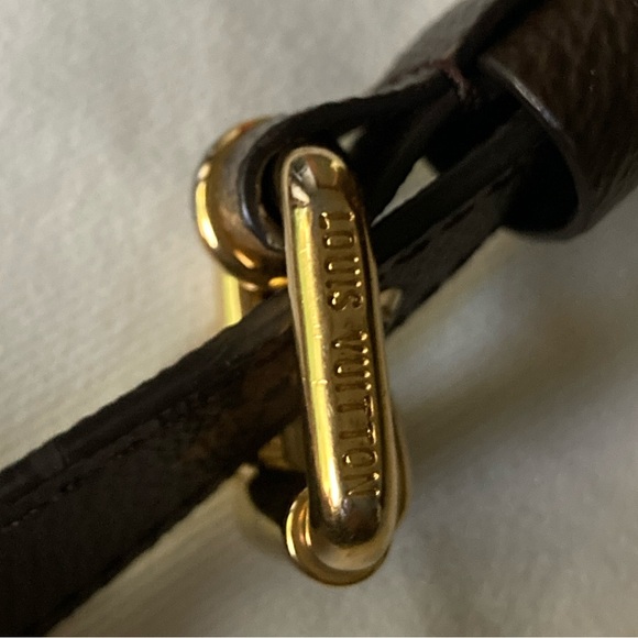 Authentic Louis Vuitton Monogram Pochette Metis Bag - Picture 15 of 15